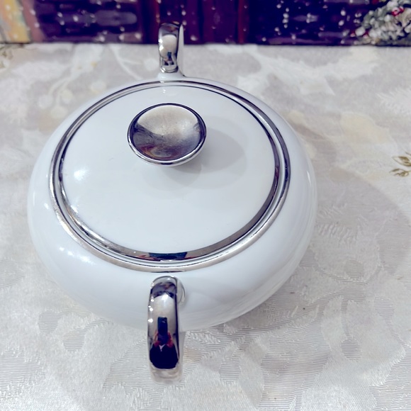 Royal Song Simplicity Sugar Bowl with Lid White Platinum Trim - Picture 3 of 5